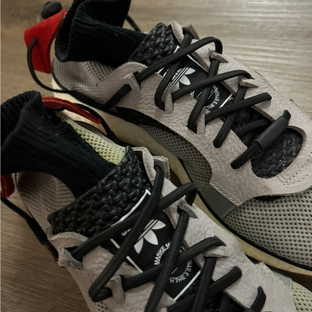 ORIGINAL SAMPLE LIMITED EDITION
 – Adidas – Alexander Wang Run